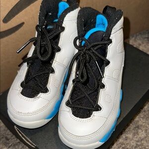 Nike White and Blue Sneakers